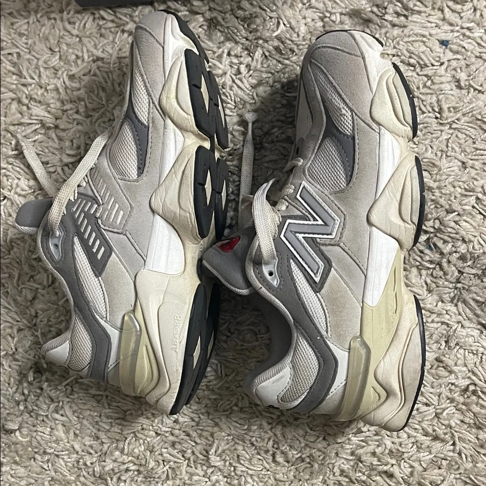 New Balance Kids Sneakers - Gray and Red